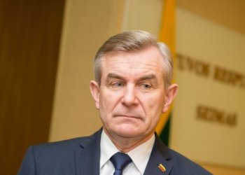 Žlugus Seimo pirmininko atstatydinimui atidedami naujo Seimo „valstiečių“ seniūno rinkimai