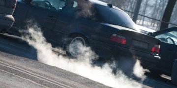 Pritarta siūlymui nustatyti mokestį už transporto priemonių keliamą taršą