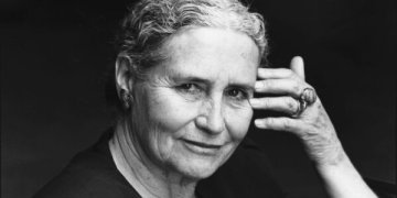 Naujausias Doris Lessing romanas „Nurodymai žengiantiems į pragarą“ – įspūdinga fantastinė odisėja po slapčiausias žmogaus sąmonės gelmes