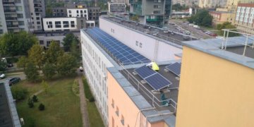 Vilniaus rajono sveikatos priežiūros įstaigose įrengtos saulės jėgainės startavo visu pajėgumu