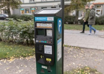 Sostinės vairuotojai už automobilių stovėjimą gali atsiskaityti ir bekontaktėmis kortelėmis