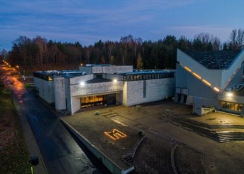 Per Vėlines – žvakių šviesa ne tik artimųjų, bet ir pamirštų mirusiųjų atminimui