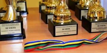 Švietimo įstaigų vadovų pasitarimo metu apdovanotos sportiškiausios Vilniaus rajono švietimo įstaigos