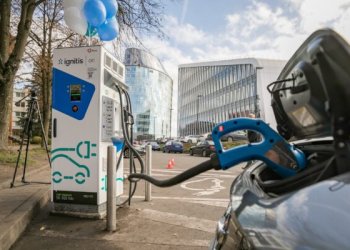 Augant elektromobilių skaičiui sostinėje šiemet atsiras dar 59 greito įkrovimo stotelės