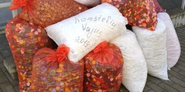 Respublikinio konkurso “Kamštelių vajus‘2019” autobusėlis važiuoja per Lietuvą ir renka plastikinius butelių kamštelius