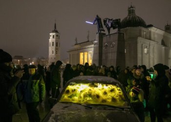 Antrajame Vilniaus šviesų festivalyje nušvis sostinės kiemai