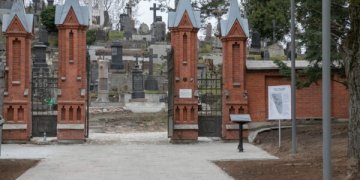 Atsinaujinančios istorinės Rasų kapinės pasiruošusios priimti Sukilimo vadus