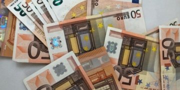 Vyriausybė patvirtino: kitąmet – didesnės socialinės išmokos