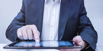 Neįgalieji ginasi nuo medikais tapusių darbdavių