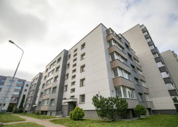 Savivaldybė nemokamai atnaujins renovuotų daugiabučių kiemus