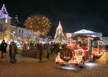 Kalėdų traukinukas jau vingiuoja sostinės gatvėmis