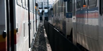 „Rail Baltica“ įsibėgėja: pasirašyta geležinkelio linijos Kaunas –Vilnius inžinerinės infrastruktūros vystymo plano parengimo ir poveikio aplinkai vertinimo paslaugų sutartis