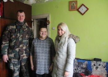 Dovanos daugiavaikėms mamoms – iš pasieniečio rankų