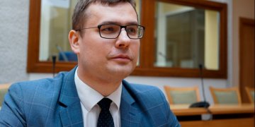 L. Kasčiūnas: „Surinkti parašai Seimo narės I. Rozovos apkaltai dėl jos ryšių su Rusijos atstovais“