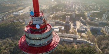 Sklandesniam eismo stebėjimui ir valdymui – kameros ant Vilniaus televizijos bokšto