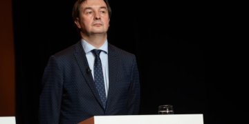 Naujuoju Vilniaus universiteto rektoriumi išrinktas prof. dr. Rimvydas Petrauskas