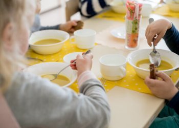 Mokyklų valgyklose diegia atsiskaitymą negrynaisiais – skatina vilniečių finansinį raštingumą