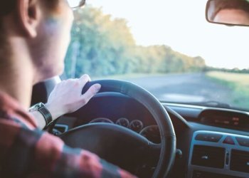 Gera žinia keliaujantiems: „Regitra“ pradeda išduoti tarptautinius vairuotojo pažymėjimus