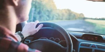 Gera žinia keliaujantiems: „Regitra“ pradeda išduoti tarptautinius vairuotojo pažymėjimus