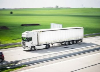 Lietuva, kitos Rytų Europos šalys svarsto skųsti ES teismui vežėjų veiklos griežtinimą