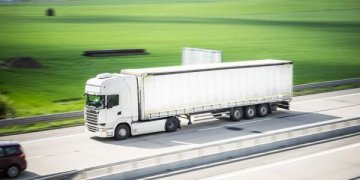 Lietuva, kitos Rytų Europos šalys svarsto skųsti ES teismui vežėjų veiklos griežtinimą