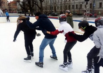 Lukiškių aikštėje čiuožykla