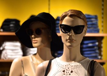 Akropolis dirba koronavirusas