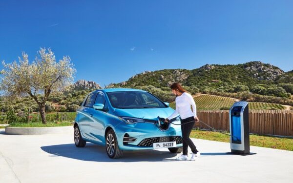 Įkraunamas Renault Zoe