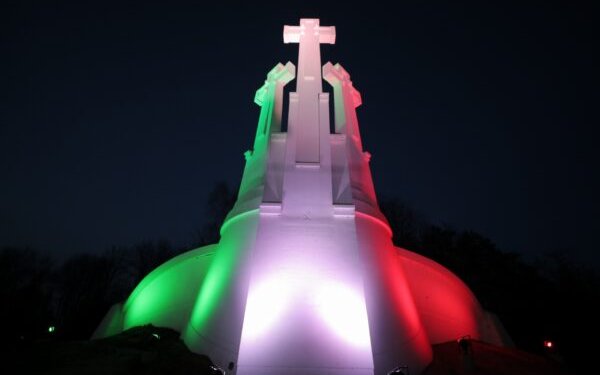 Iconic sites in Vilnius illuminated in show of solidarity with Italian people