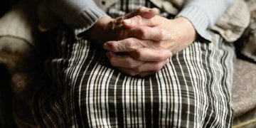 Globotiniai į globos įstaigas galės grįžti tik įsitikinus, kad neserga