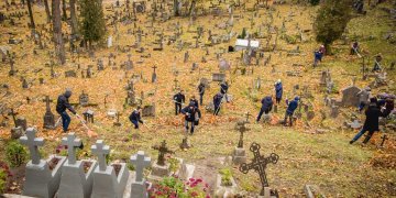 Draugijos inicijuotas Senųjų Rasų kapinių tvarkymas prieš Vėlines