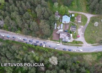 Sostinėje užkardytos nelegalios „drag“ lenktynės (video)