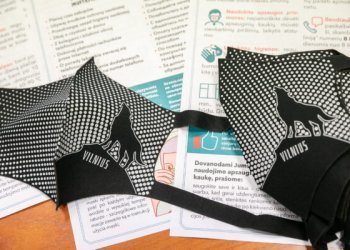 Vilnius padovanojo 2000 daugkartinių veido kaukių vienišiems senjorams