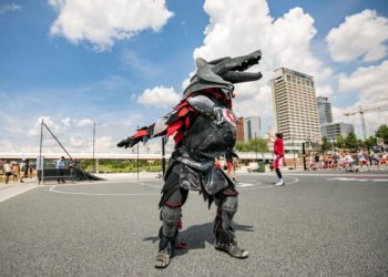 Aktyviam vasaros laisvalaikiui: vilniečius sportuoti kviečia atnaujintas Baltojo tilto aikštynas