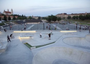 Baltojo tilto aikštyne – baigiamieji darbai prieš naują sporto erdvės startą