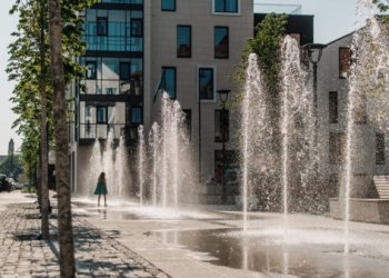 Vilniuje – nauja vieša poilsio erdvė su fontanu