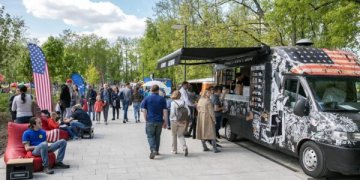 Vilniaus Rotušės aikštėje šeštadienį įsikurs Holivudas