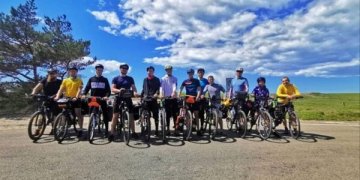 Vasarą sveikuoliai pradėjo dviračių žygiu per Lietuvą: Vilnius – Baltijos jūra