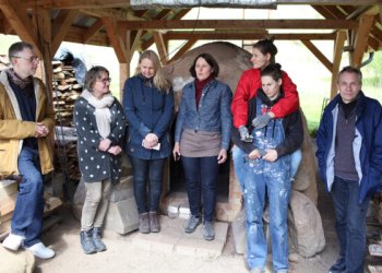 Vilniaus rajone, Dūkštų apylinkėse veikiantis Karmazinų Anagamos keramikos centras