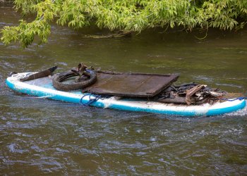 Narai išvalė Vilnelę: dugne – ir traktorių padangos, ir kilimai