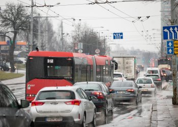 Laikini eismo ribojimai sostinės Verkių ir Kareivių gatvėse