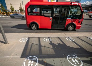 Vilnius keleivių saugumui stotelėse specialiai žymi vietas – primenama laikytis atstumo