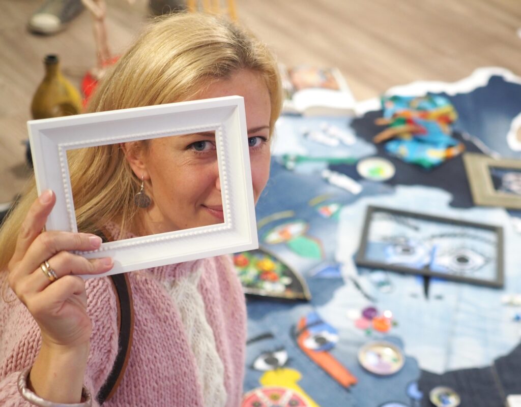 Pablo Picaso įkvėpti vilniečiai tapė džinsinius atvirukus