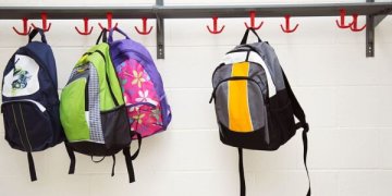 Patikslinti reikalavimai, kada besimokantys mokiniai ir studentai turėtų nevykti į švietimo įstaigą