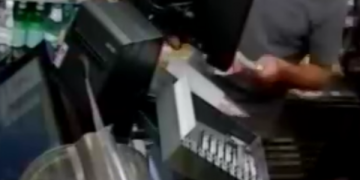 Policijos pareigūnai prašo visuomenės pagalbos – atpažinti nuotraukose užfiksuotą vyrą