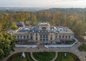 Trakų Vokės dvaro sodybos atgimimas: pradedamas dvaro pastato fasadų ir interjero tvarkybos etapas