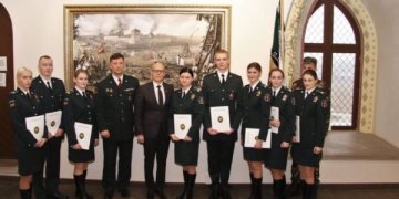 VSAT pareigūnu galima tapti baigus 15 savaičių kursus