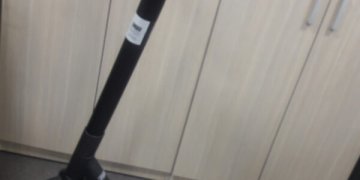 Sulaikyti jauni vyrai, galimai įtariami paspirtukų vagystėmis