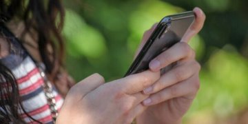 Apie izoliaciją NVSC sąlytį turėjusius informuos trumposiomis SMS žinutėms