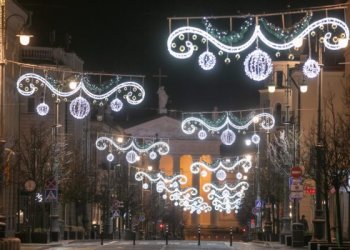 Žiemos šventėms išpuoštos Vilniaus gatvės